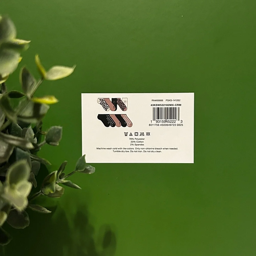 Kate Spade Elegant Socks with Green Box - Picture 4 of 4